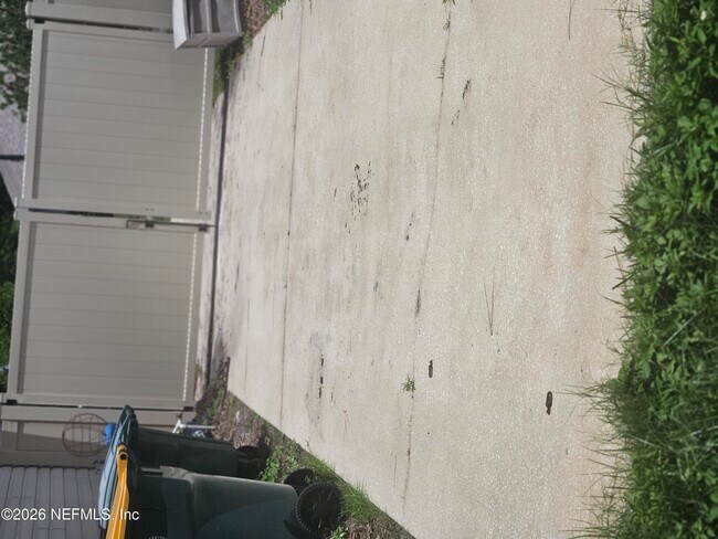 Building Photo - 2338 Cool Springs Dr N