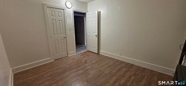 Building Photo - 137 Birch St