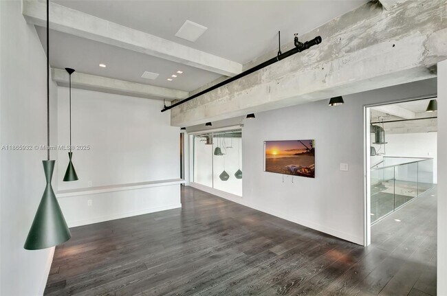 Building Photo - 1749 NE Miami Ct