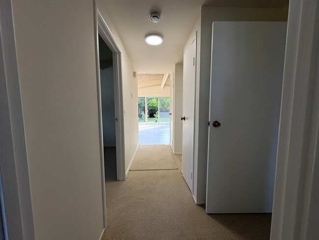 Building Photo - Charming Palo Alto Home with Beautiful Landscaping!