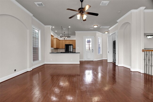 Building Photo - 1006 Temple St