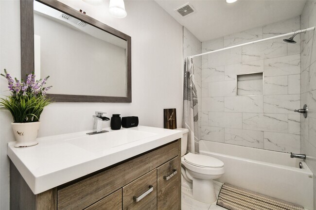 Building Photo - 6426 Kentwick Dr