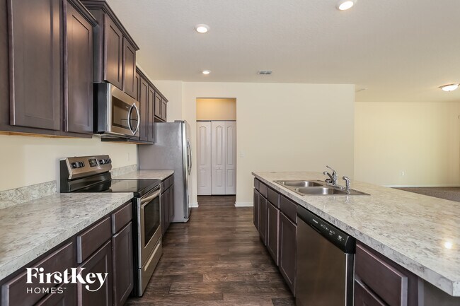 Building Photo - 8315 Cape Fox Dr