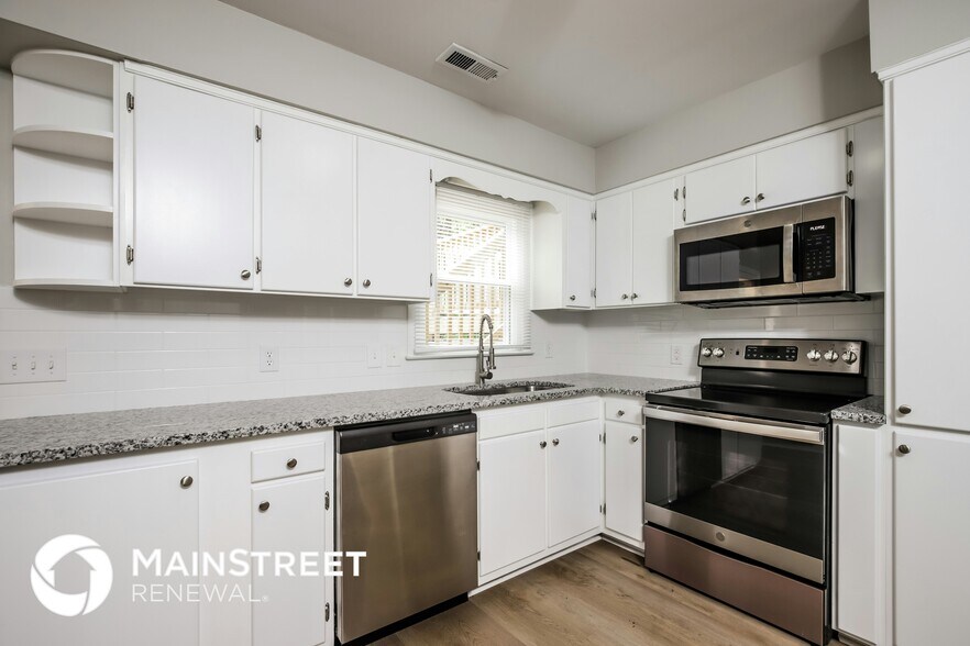 Building Photo - 307 Pendleton Dr