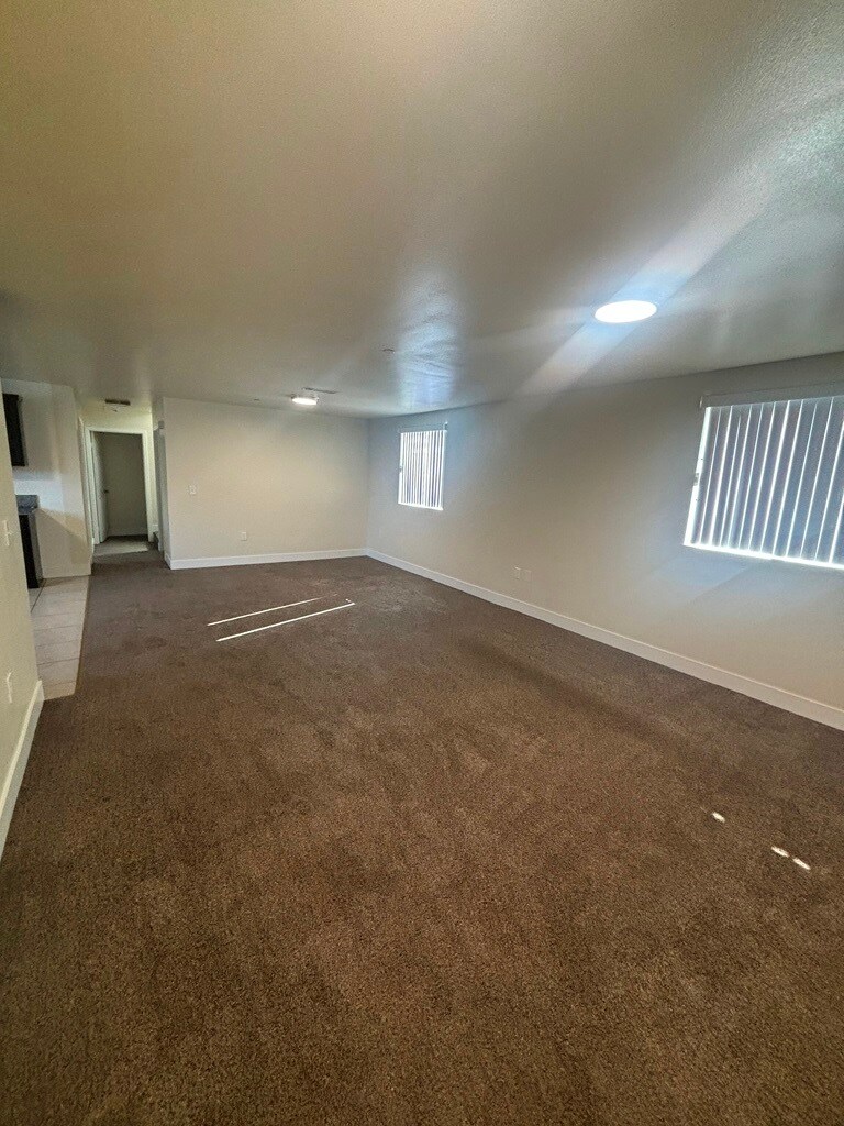 Building Photo - 156 E 119th St