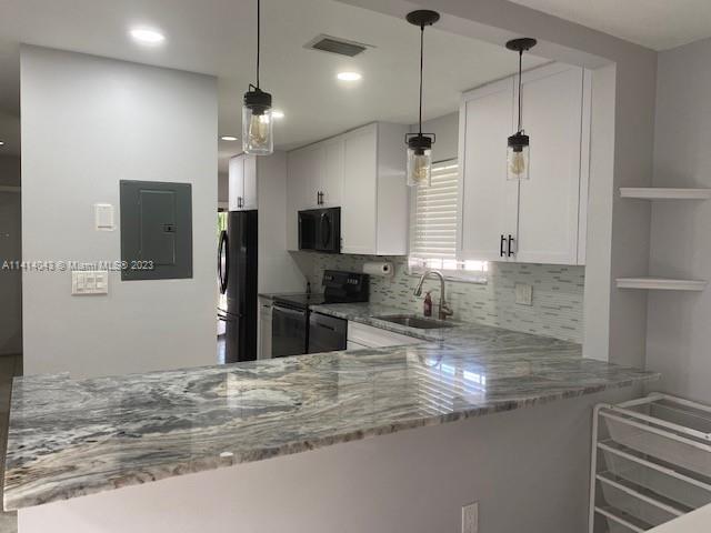 Building Photo - 12024 Royal Palm Blvd
