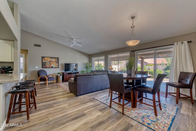 Building Photo - 20615 N Ventana Dr W