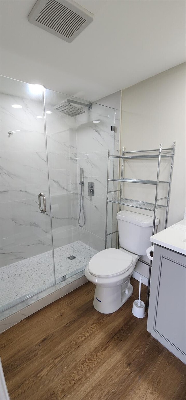 Building Photo - 3150 N Palm Aire Dr