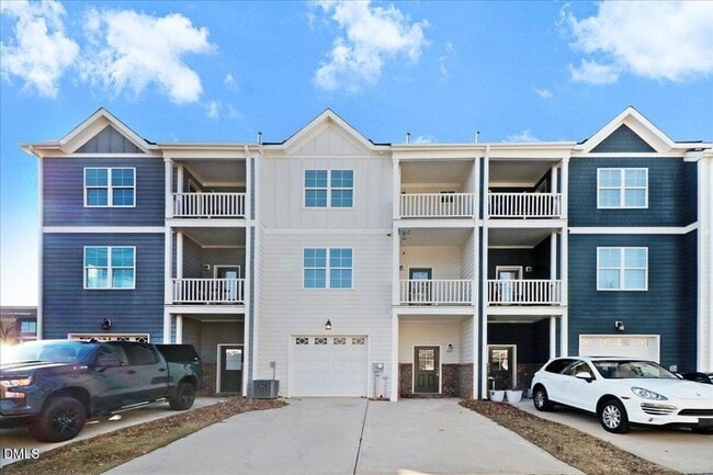 Building Photo - 857 S Franklin St