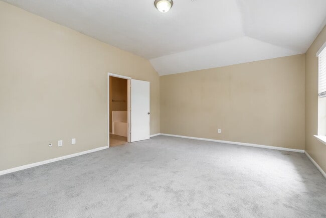 Building Photo - 3015 Cinnamon Glen Dr