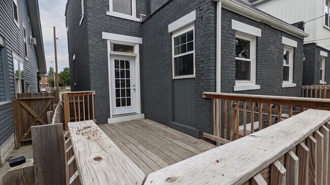 Building Photo - 423 Frebis Ave