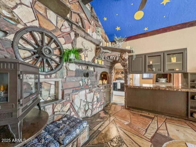 Building Photo - 100 E Glade Ln