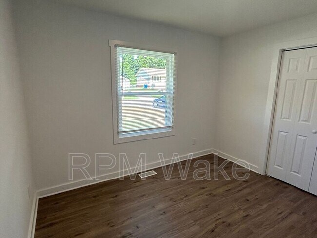 Building Photo - 2325 Quartz Ct