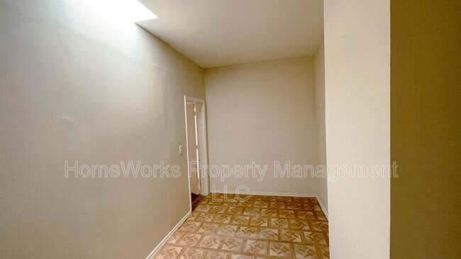 Building Photo - 317 S Mount St