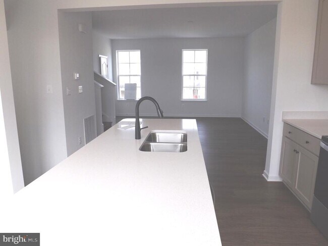Building Photo - 26 Kirby Ct