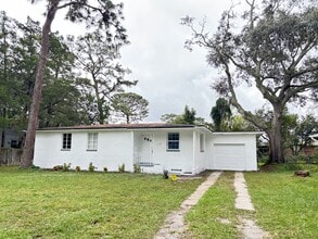 Building Photo - 5720 Cedar Park Ln