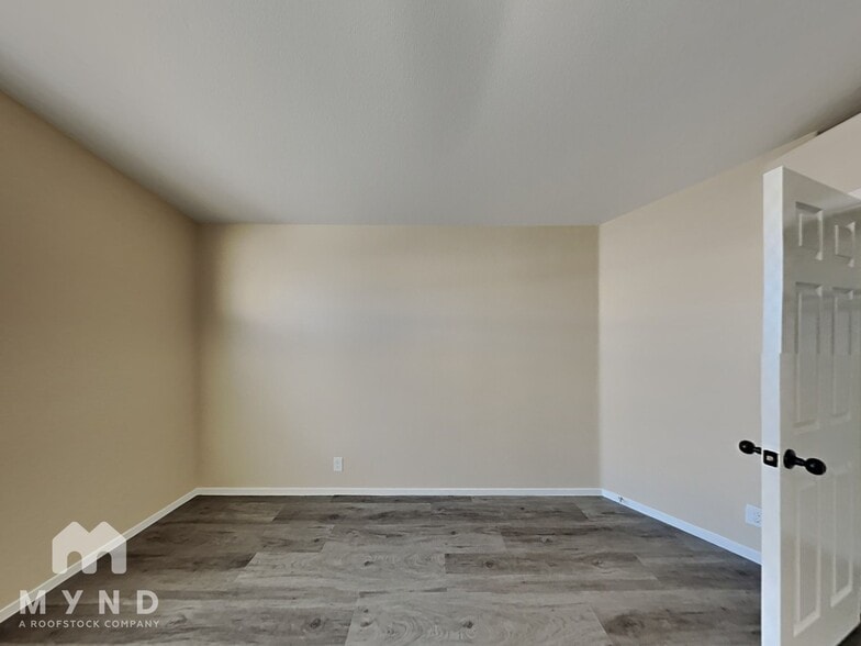 Building Photo - 3415 White Stallion Ct
