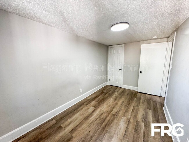 Building Photo - 600 Howell St