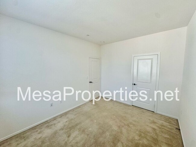 Building Photo - 3230 E Yountville Dr