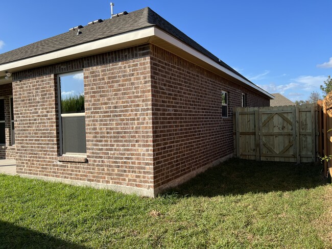 Building Photo - 220 Tall Oaks Ln