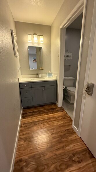 Building Photo - 2241 Village Ct