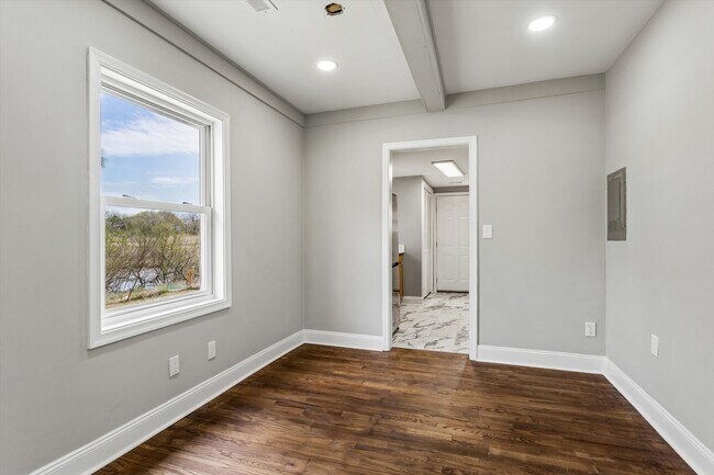 Building Photo - 1428 24th St