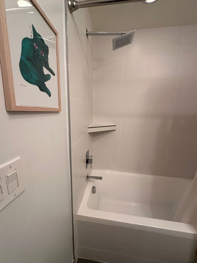 Building Photo - 1 Bedroom, 2 Bath Condo