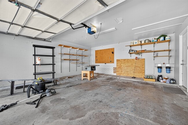 Building Photo - 6107 Howland Ct