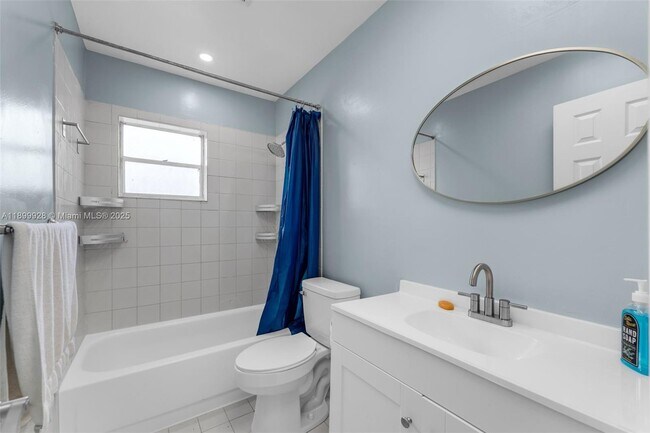 Building Photo - 12820 SW 43rd Dr