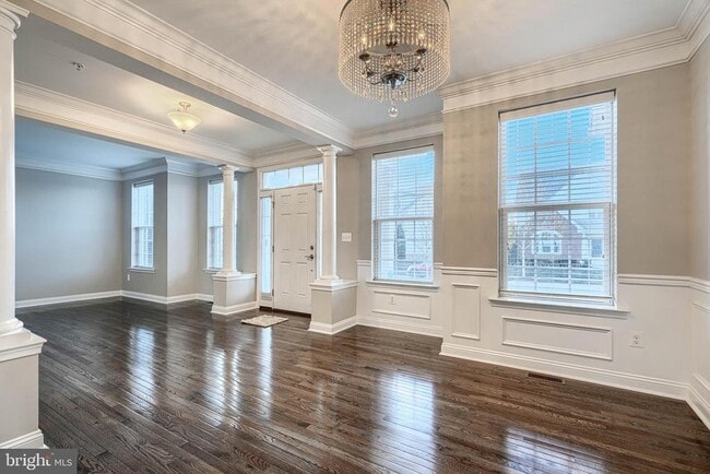 Building Photo - 601 Long Wall Dr