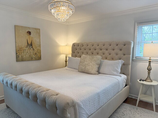 Building Photo - 7601 Bedfordshire Dr