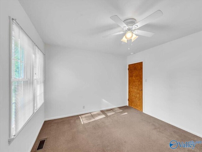 Building Photo - 422 Karter St NW