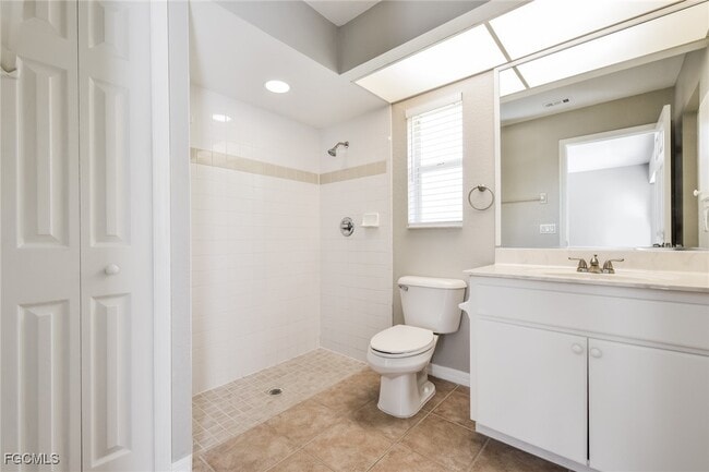 Building Photo - 2810 Beloit Terrace