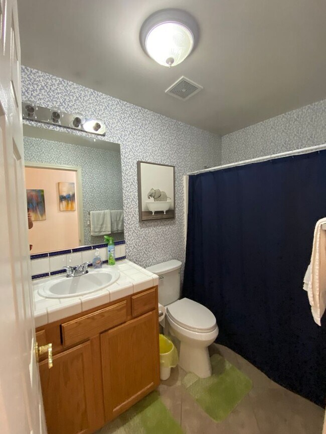 Building Photo - Gated Community of Grand Island in Seven Oaks 2 BD 2 BA Gorgeous House