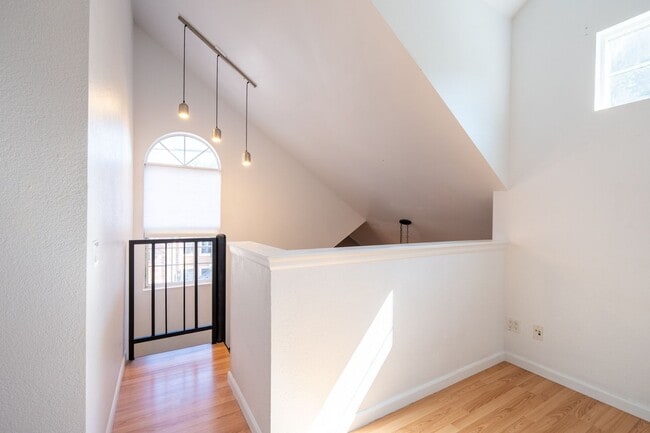 Building Photo - 4943 S Carson St