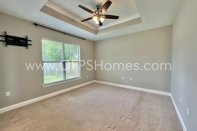 Building Photo - 216 Green Dr