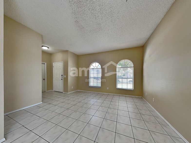 Building Photo - 451 Sand Ridge Dr