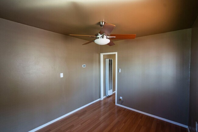 Building Photo - Adorable 1 bedroom in Pomona!