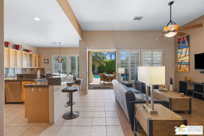 Building Photo - 40870 Avenida Rosario