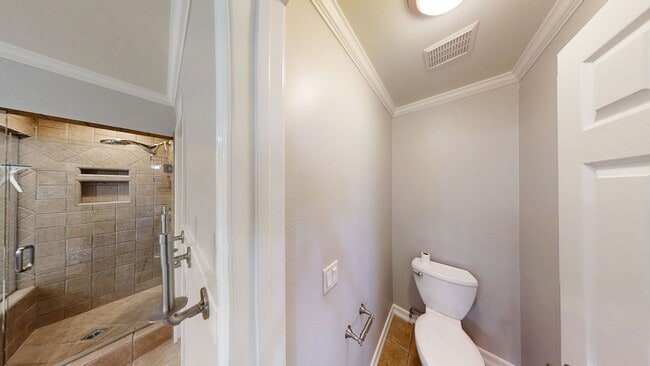 Building Photo - Beautiful 2 story 4 bed/2.5 bath Home in Y...