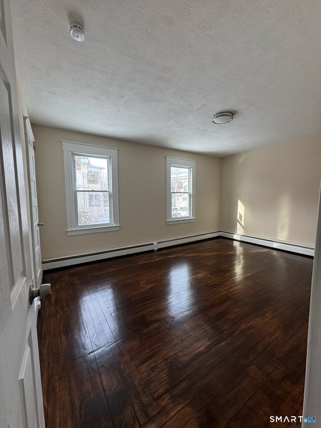 Building Photo - 54 Overlook Ave