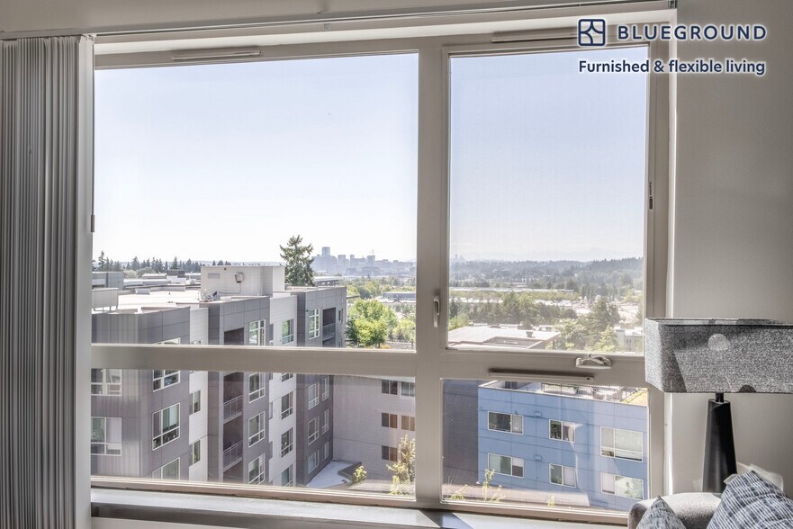 Building Photo - 15566 Northeast 22nd Place-SI FL8-ID617