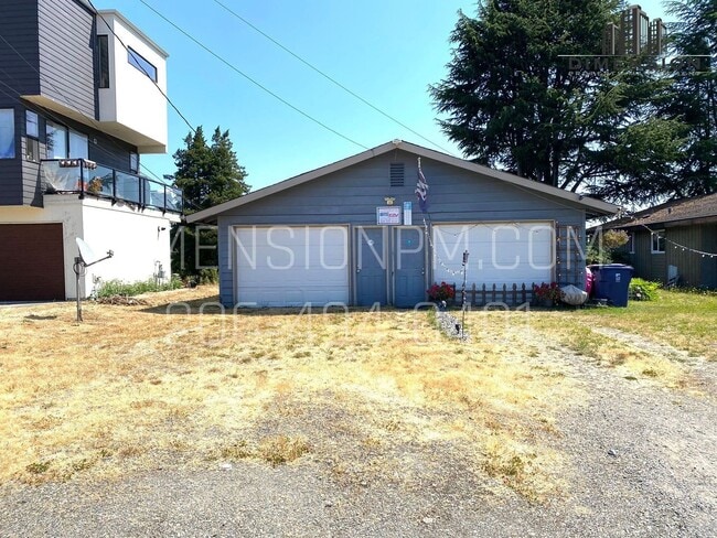 Building Photo - Sheridan Duplex