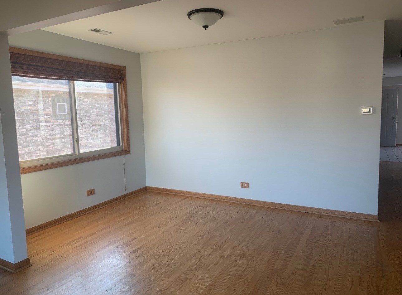 Building Photo - 8826 N Chester Ave