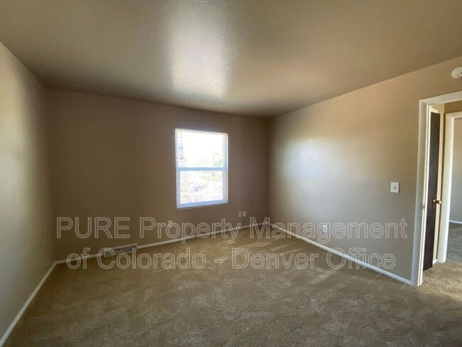 Building Photo - 10750 Owens St