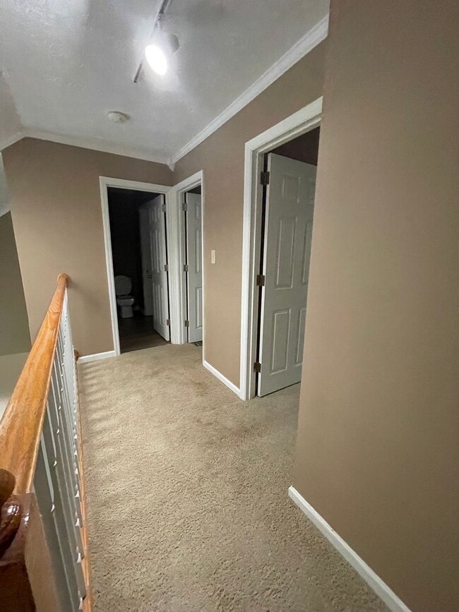 Building Photo - 338 Oxford Dr