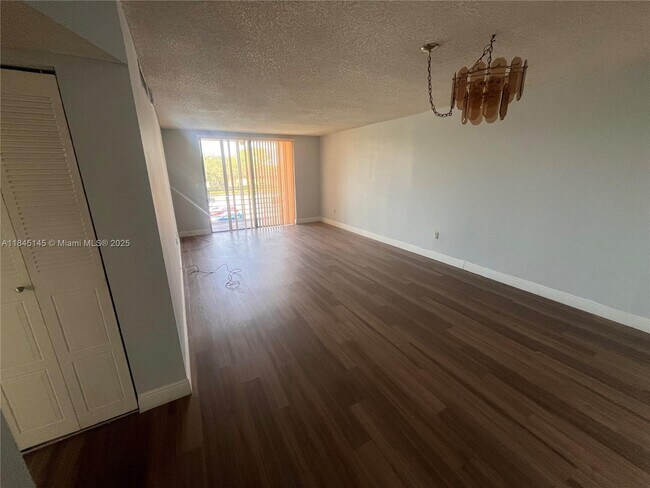 Primary Photo - 1820 SW 81st Ave