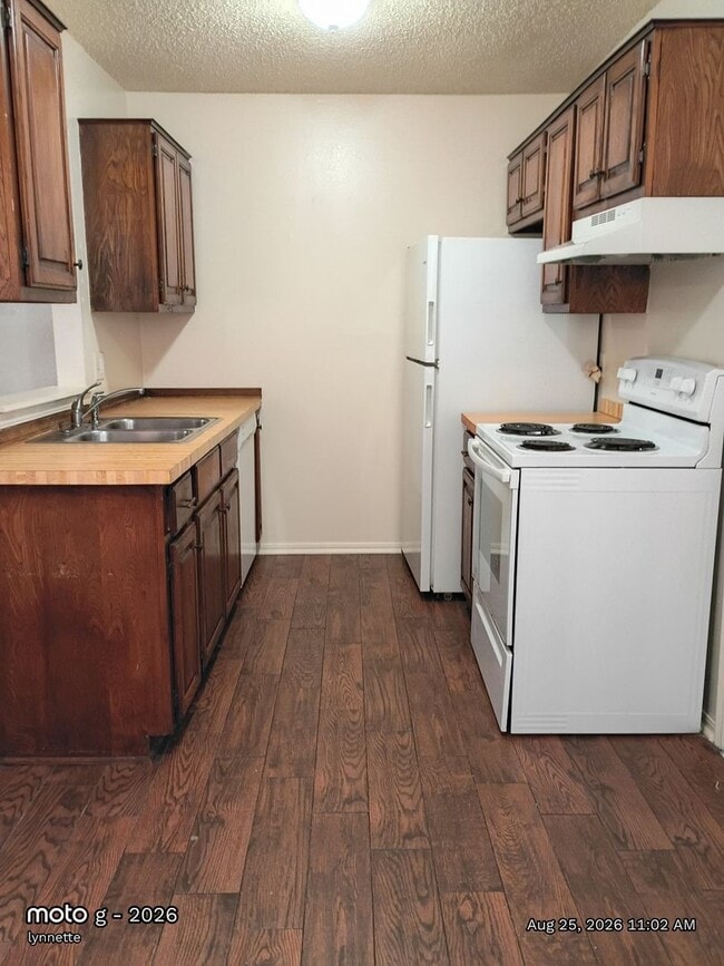 Building Photo - 515 Peppertree Ln