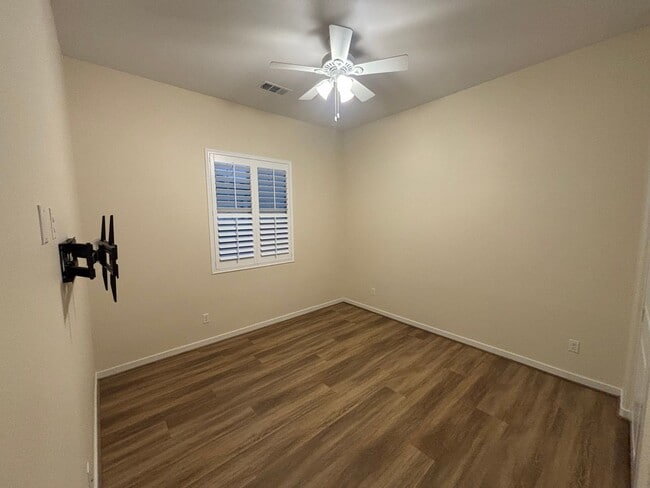 Building Photo - 4-Bedroom Home with Community Amenities & ...