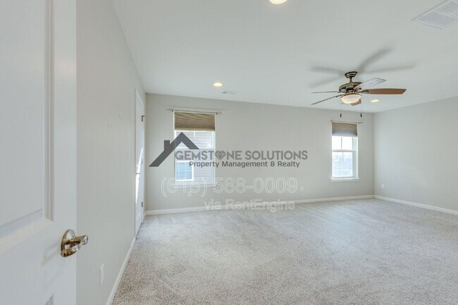 Building Photo - 2704 Orleans Dr